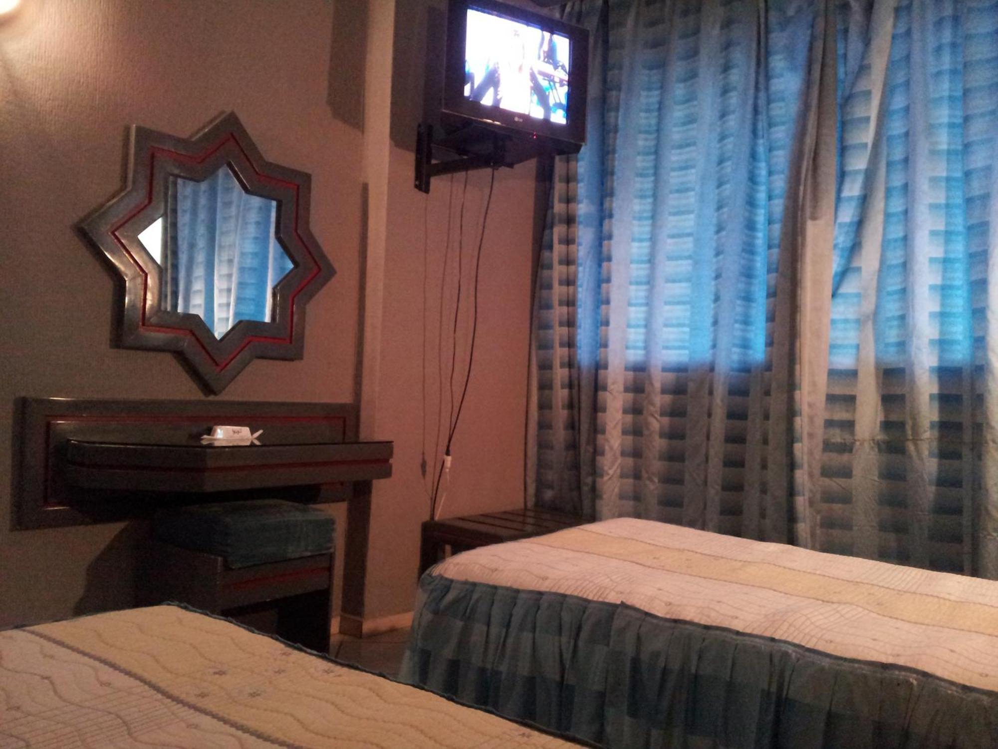 Hotel La Giralda Надор Экстерьер фото