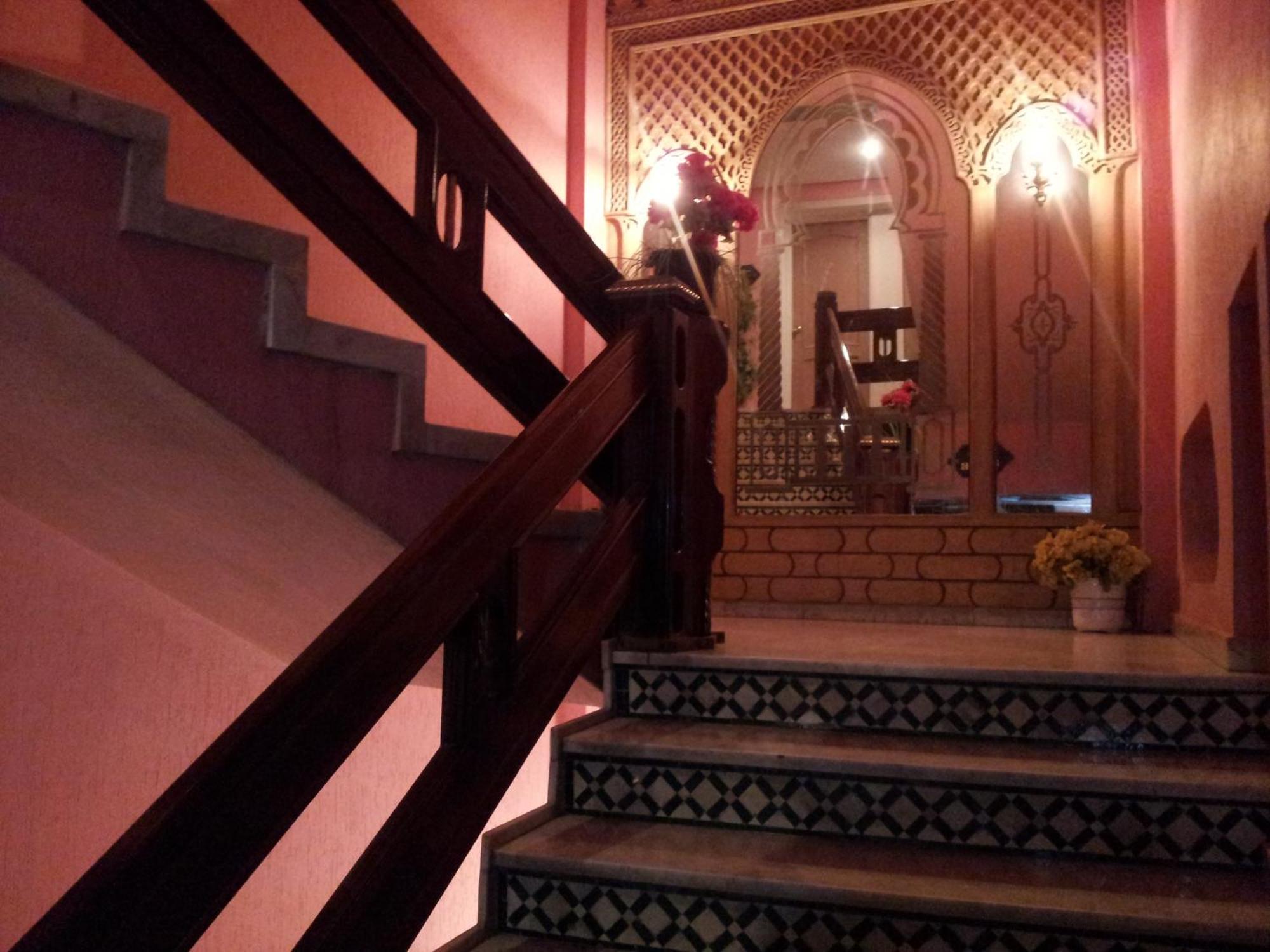 Hotel La Giralda Надор Экстерьер фото